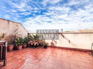 Tríplex  Carrer de sant isidre. Triplex con terraza