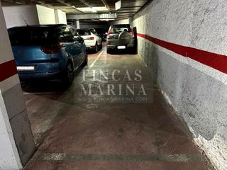 Alquiler Parking coche en Centre-Estació. Plaza de aparcamiento en la rambla
