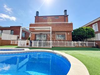 House in Torrent Ballester. Espectacular casa unifamiliar en can guardiola