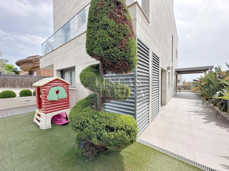 Foto 8a8543d0-a24c-4db4-8c03-9e053f8e8b17. Casa impresionante casa en can guardiola, en Torrent Ballester Viladecans
