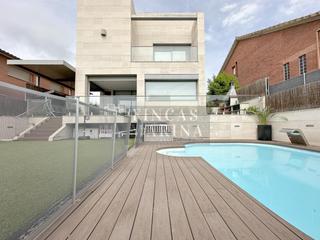 House  Carrer maria zambrano. Impresionante casa en can guardiola, viladecans