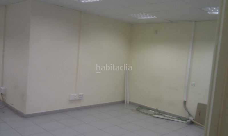 Foto 08b6d25e-1c35-4d30-a7de-a165b199b914. Local comercial a Diagonal-Colomeres Gavà