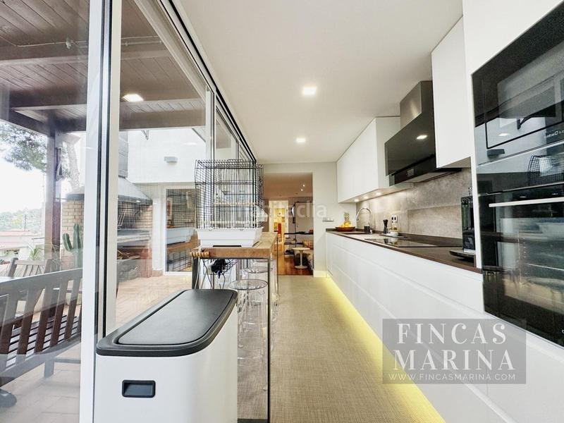 Foto 2f0e93a8-06ab-450e-87f8-b0b628beb3e7. Apartamento  exclusivo con vistas al mar y a la montaña en ratpenat en Sitges