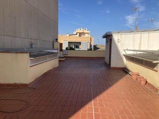 Appartement  De joaquim vayreda. Vive en el corazn de gav con una terraza