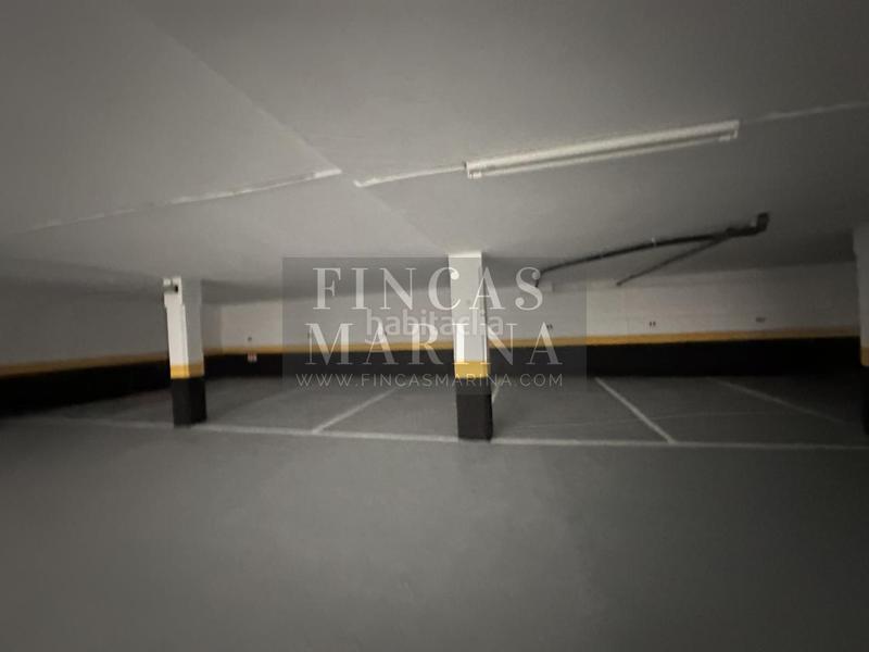 Foto 6a75848f-b0a9-44d2-a80c-4e73f5f57c80. Alquiler parking coche plaza de aparcamiento calle les colomeres en Gavà