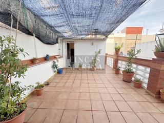 Location Appartement à Passeig Maragall. Gran vivienda con terraza en el centro