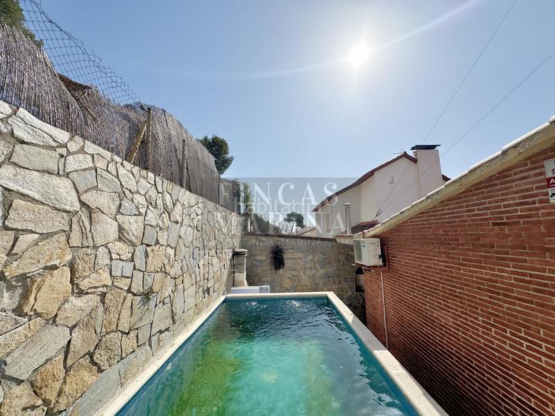 Foto 1b6c88f8-b8a9-42a7-b6b6-e0d7ee36ab2d. Casa con riscaldamento parcheggio piscina in Torrent Ballester Viladecans