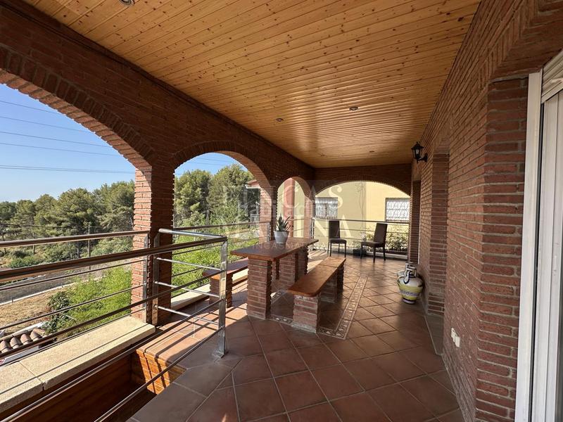 Foto 389d6277-8b1f-4a7a-9c52-f0dac61ac223. Casa con riscaldamento parcheggio piscina in Torrent Ballester Viladecans