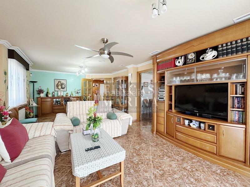 Foto 008f4980-ad85-48c2-ade8-631d00dbeb46. Casa amb calefacció aparcament piscina a Torrent Ballester Viladecans