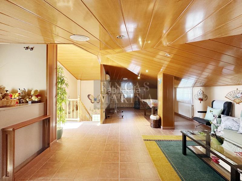 Foto 090d882b-bc07-4218-9805-705c42c33e74. Casa amb calefacció aparcament piscina a Torrent Ballester Viladecans