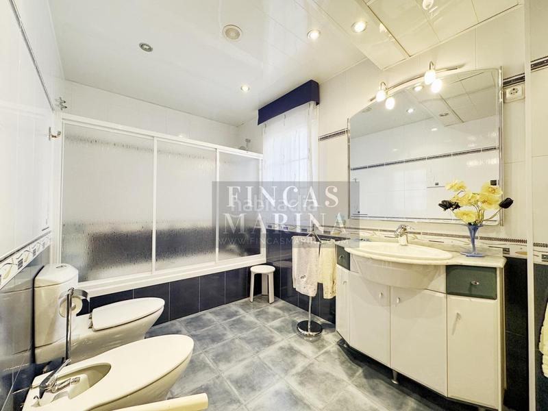 Foto 38b9376f-0461-4065-92a2-7974c0247cf7. Casa amb calefacció aparcament piscina a Torrent Ballester Viladecans