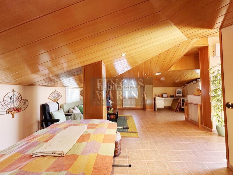 Foto 3ca55feb-719e-4fb6-96fe-0151f1bf4bc4. Casa amb calefacció aparcament piscina a Torrent Ballester Viladecans