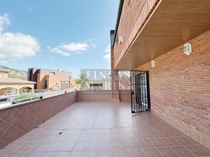 Foto 460d5b5e-f978-4e3a-a5f7-672c6a5b2c0c. Casa amb calefacció aparcament piscina a Torrent Ballester Viladecans