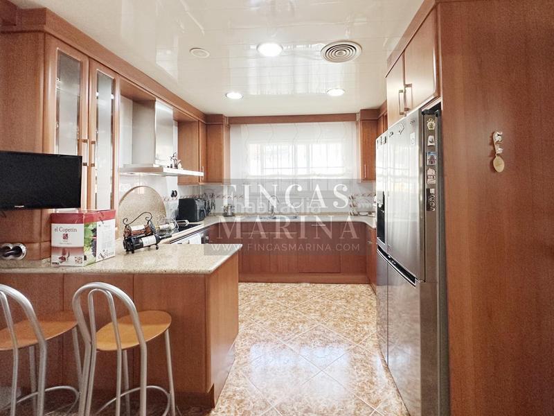 Foto 5c121a61-1630-41f0-8b51-e8f895aa9b19. Casa amb calefacció aparcament piscina a Torrent Ballester Viladecans