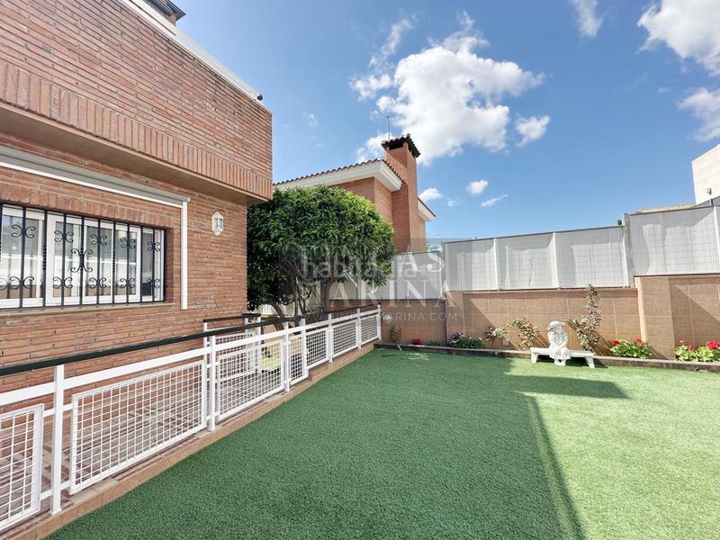 Foto 5d58778c-61b9-45d8-b272-56f777ab2acb. Casa amb calefacció aparcament piscina a Torrent Ballester Viladecans