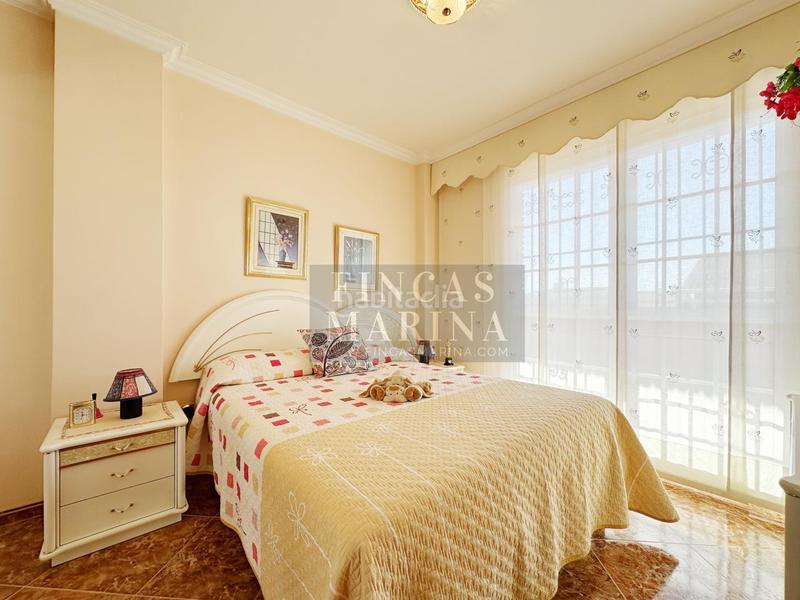 Foto 8c166c9b-1443-4340-ad74-0749c89927fe. Casa amb calefacció aparcament piscina a Torrent Ballester Viladecans