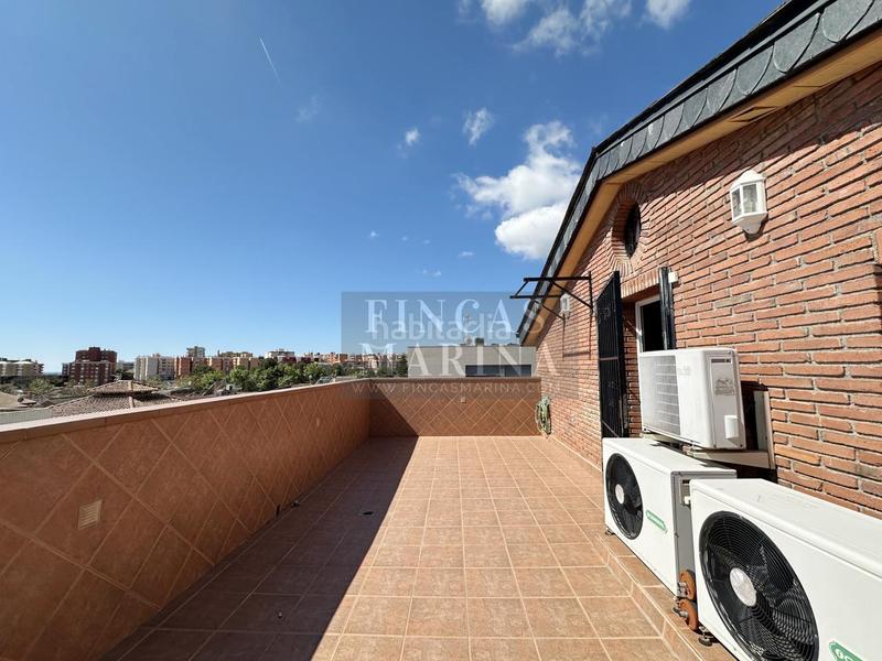 Foto e037fc75-f384-45de-9a9e-a1049681d71f. Casa amb calefacció aparcament piscina a Torrent Ballester Viladecans
