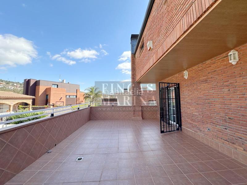 Foto f0d62b8a-aa58-4d70-9fc7-30beca8b4b7e. Casa amb calefacció aparcament piscina a Torrent Ballester Viladecans