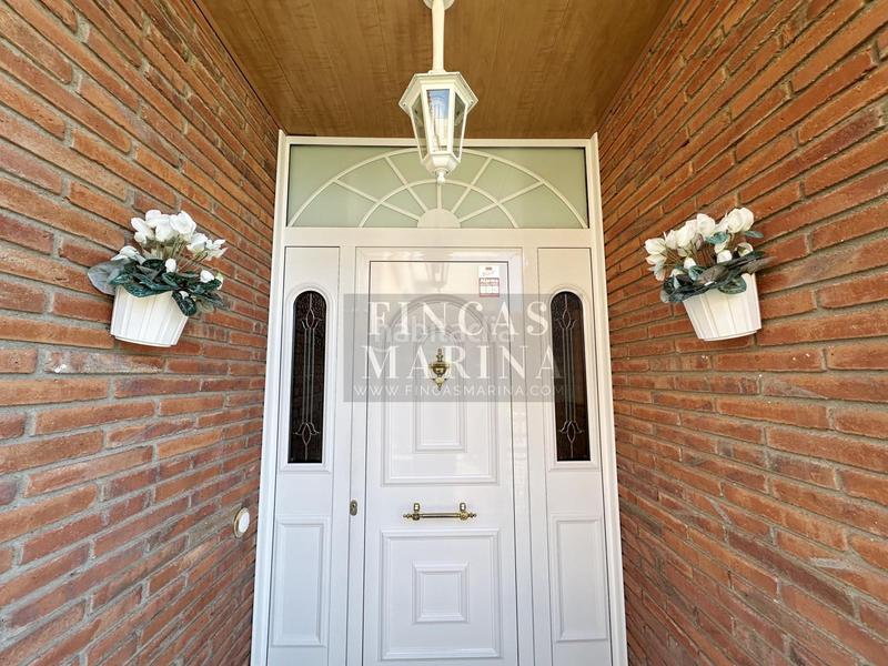 Foto f1579310-e913-49ac-9f6e-fbabb76bb241. Casa amb calefacció aparcament piscina a Torrent Ballester Viladecans