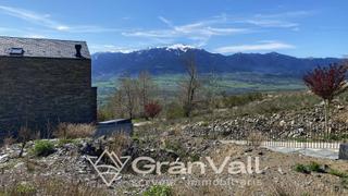 Terreny residencial a Ger. Parcela en niula para la construcción de una a tres casas unifam