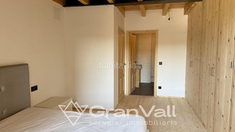 Foto 00af6415-efda-444f-a019-0657a9bbd32a. Casa adossada amb calefacció aparcament a Das