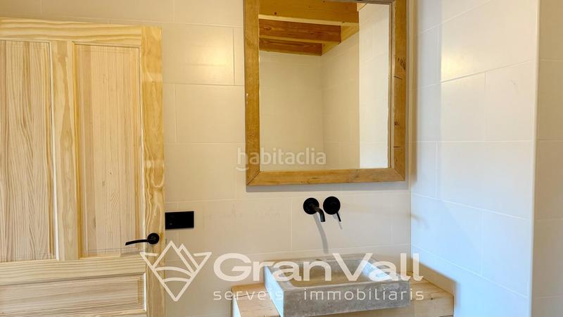 Foto e9b3e5b4-6d16-488f-b563-118613c32b84. Casa adossada amb calefacció aparcament a Das