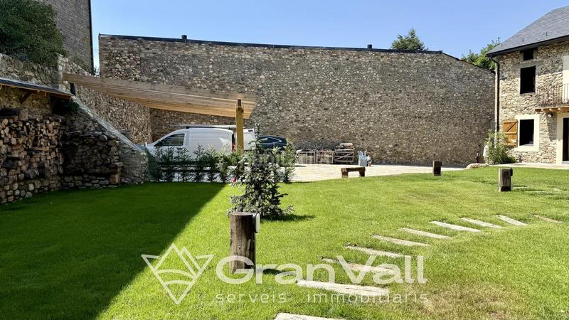 Foto eedf4fc8-b370-4c79-bfa4-a3078cd1a567. Casa adossada amb calefacció aparcament a Das