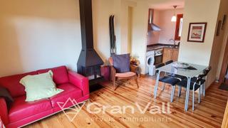 Casa adossada a Ur. Casa adosada con jardín privado