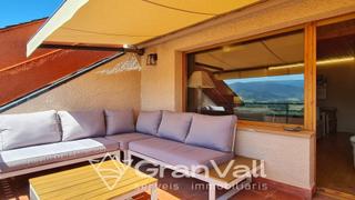 Dúplex a Puigcerdà. Espectacular dúplex reformado con vistas, gran terraza y piscina