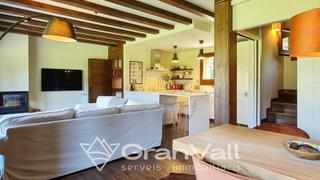 Casa adossada a Fontanals de Cerdanya. Bonita casa amueblada en estoll