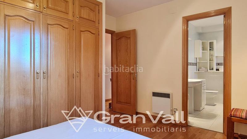 Foto 21bd9cc8-4142-4ac9-8787-4ded0e6e5758. Apartament amb calefacció aparcament a Alp