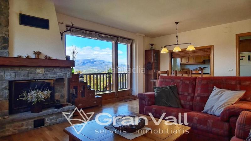 Foto 28e3a92a-6630-4275-800c-af4cd300559b. Apartament amb calefacció aparcament a Alp