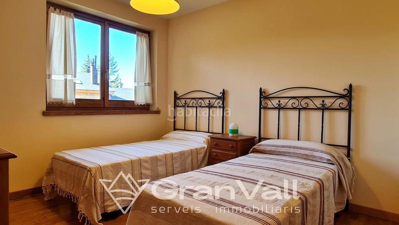 Foto 2ec59080-8f53-4c35-a125-42a1142d033e. Apartament amb calefacció aparcament a Alp