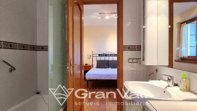 Foto 8ddbd6d7-2e41-4729-8a69-3f1bc4bd750a. Apartament amb calefacció aparcament a Alp