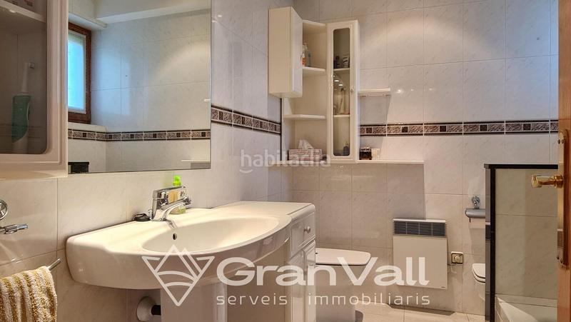 Foto 948ca925-8104-414f-b0b4-fe959c25cfa7. Apartament amb calefacció aparcament a Alp