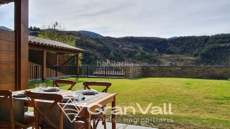 Foto d594d53f-504a-4a94-a6ee-c8b4f4710440. Reihenhaus mit heizung parking in Montellà i Martinet