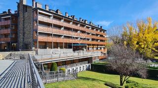 Appartement à Llívia. Acogedor dúplex con vistas en llívia!