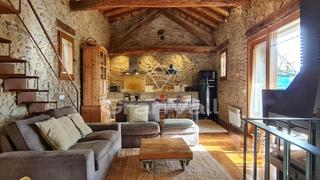 Maison jumelée à Dorres. Espectacular pajar rehabilitado con jardín privado en dorres