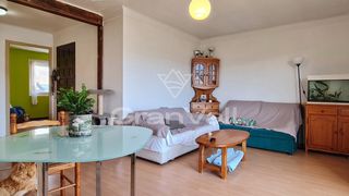 Apartament a Bourg-Madame. Amplio y luminoso apartamento en bourg madame con muchas posibil