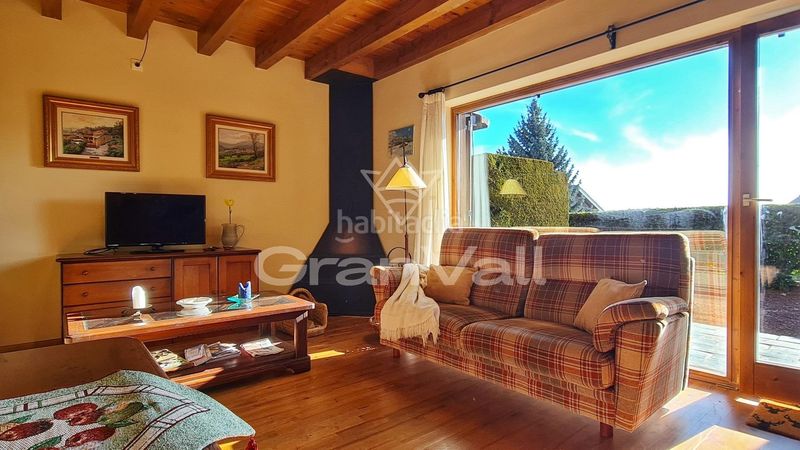 Foto a69f6193-c934-4e58-a5e8-b814ca2aab78. Casa adossada amb calefacció aparcament a Ger