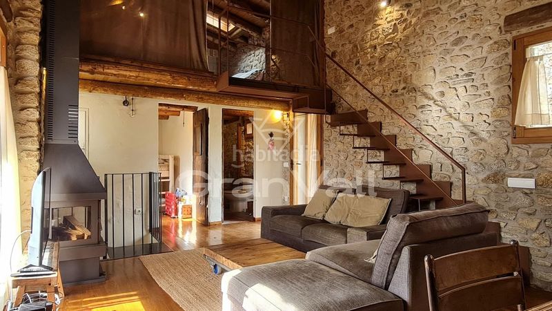 Foto dfffeb6f-9db6-4877-a600-f84effcf337a. Casa adossada amb calefacció aparcament a Dorres