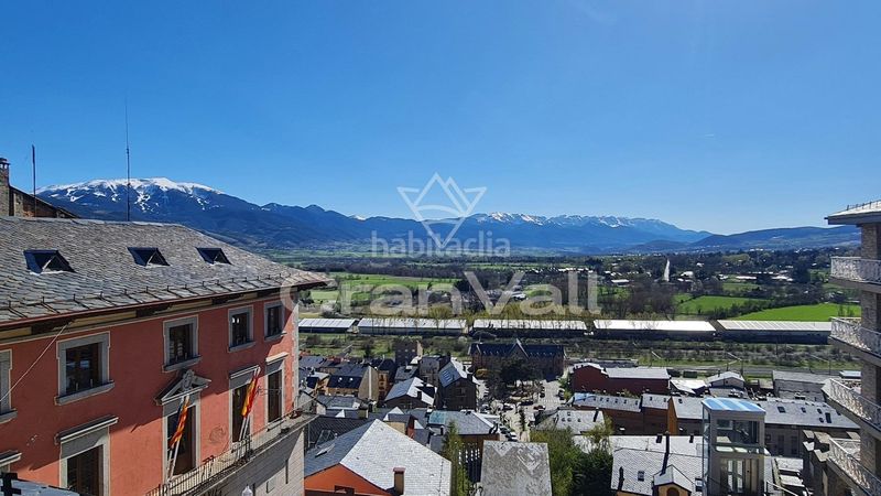 Foto 574b596d-7585-4090-aac3-5496bc1d045f. Ático acogedor ático con vistas en el centro en Puigcerdà