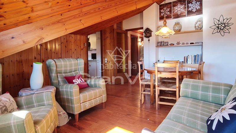 Foto a5de6da7-5311-433b-8535-38e39b984587. Ático acogedor ático con vistas en el centro en Puigcerdà