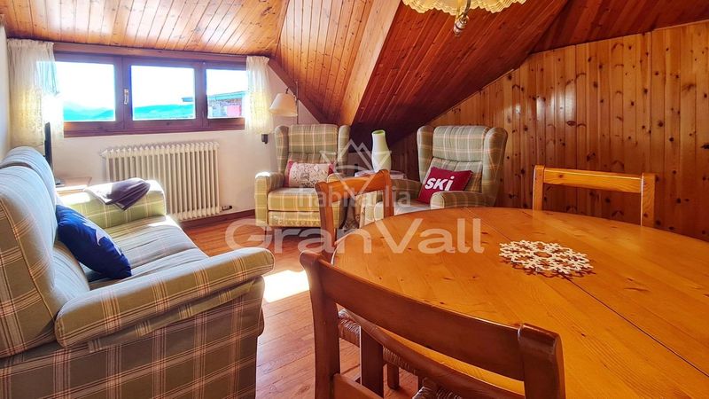 Foto b6c3f4ad-c793-485c-a217-3eb62b203239. Ático acogedor ático con vistas en el centro en Puigcerdà