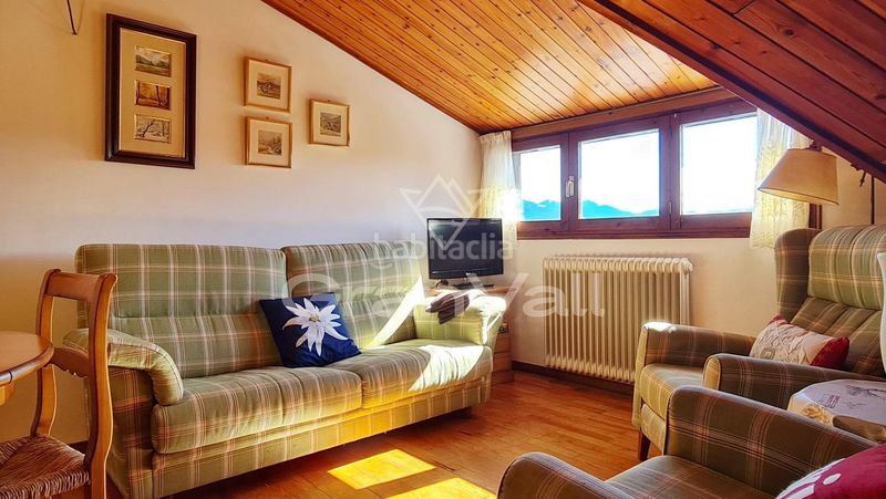 Foto dc5545d8-e505-4cd4-87fd-c9d04565a5d4. Ático acogedor ático con vistas en el centro en Puigcerdà