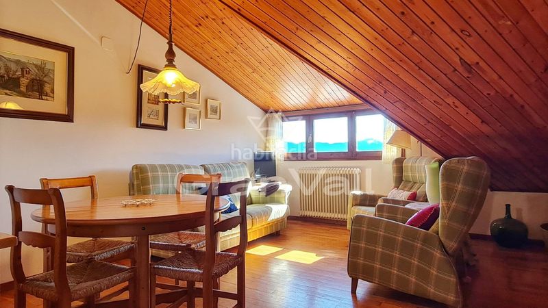 Foto dd10a627-a8b5-4147-8171-2373e0d0a4fe. Ático acogedor ático con vistas en el centro en Puigcerdà