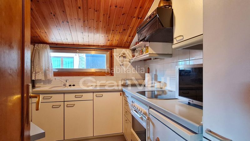 Foto dd1e89f3-22dc-405d-ba55-d9ebfa0a3781. Ático acogedor ático con vistas en el centro en Puigcerdà