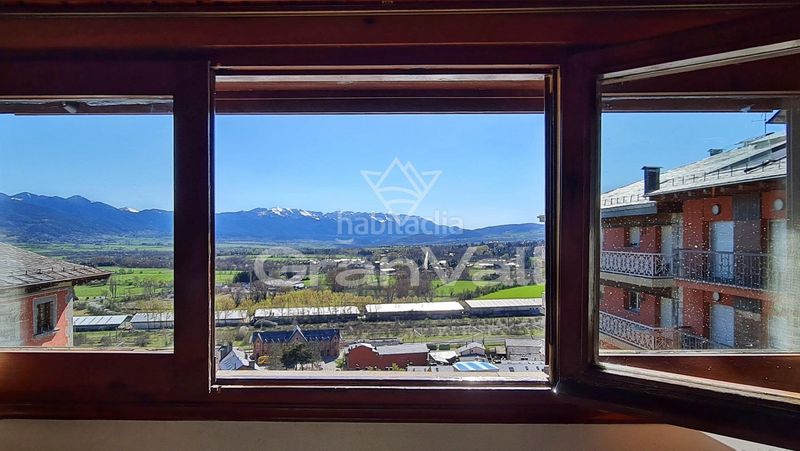 Foto ed8fd806-685c-4b7c-8c34-9089af44b225. Ático acogedor ático con vistas en el centro en Puigcerdà
