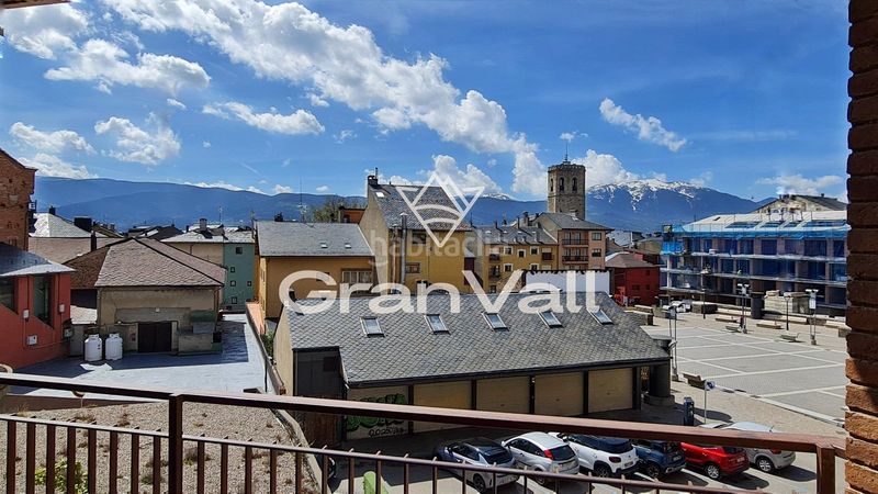 Foto 2038b2bd-e2aa-461b-bb08-4ccb0155e991. Apartament amb calefacció aparcament a Puigcerdà