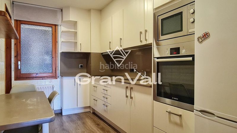 Foto 954fb723-4e66-4667-82bf-007ffb6cc967. Apartament amb calefacció aparcament a Puigcerdà